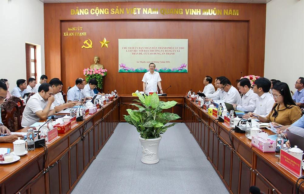 Chủ tịch UBND TP Cần Thơ yêu cầu các xã An Thạnh, Cù Lao Dung, Trần Đề quan tâm xây dựng mô hình du lịch sinh thái, du lịch nông nghiệp và kêu gọi đầu tư...