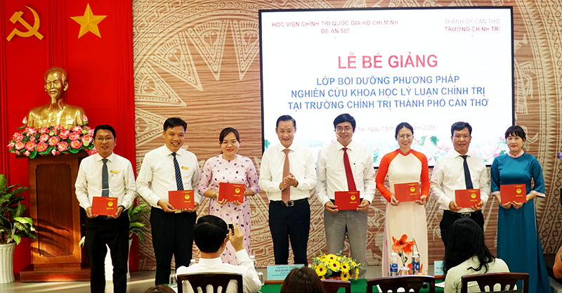 Học viện Chính trị Quốc gia TP Hồ Chí Minh khảo sát mô hình đồng giảng tại Trường Chính trị TP Cần Thơ