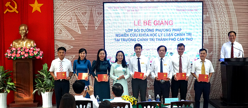 Học viện Chính trị Quốc gia TP Hồ Chí Minh khảo sát mô hình đồng giảng tại Trường Chính trị TP Cần Thơ