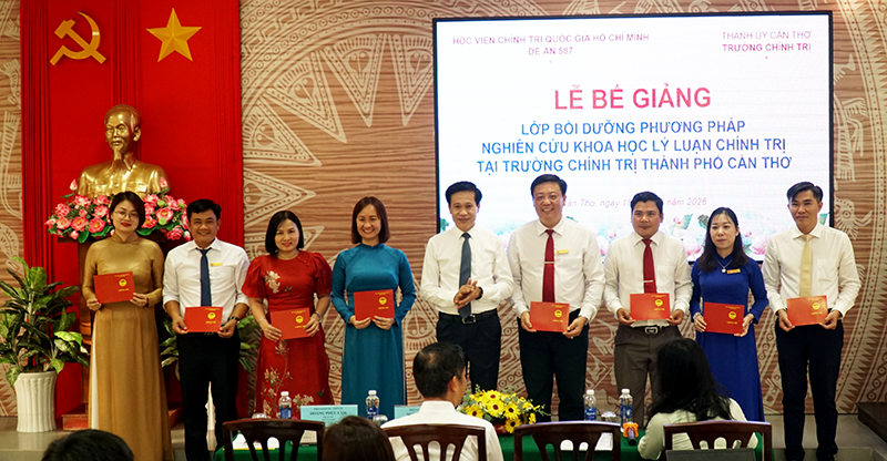 Học viện Chính trị Quốc gia TP Hồ Chí Minh khảo sát mô hình đồng giảng tại Trường Chính trị TP Cần Thơ