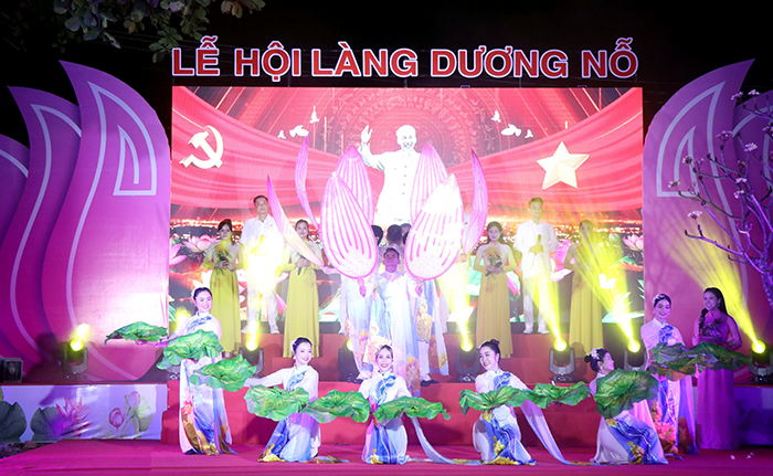 ÁNH SÁNG HỒ CHÍ MINH SOI ĐƯỜNG CHO CHÚNG TA ĐI