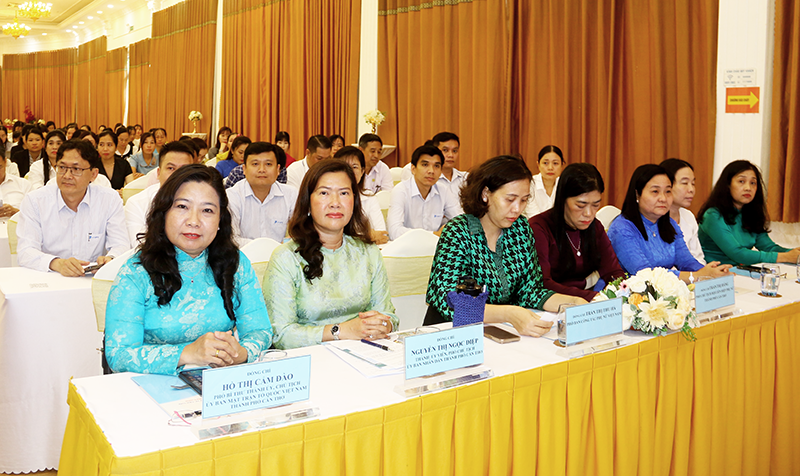 bà Hồ Thị Cẩm Đào, Phó Bí thư Thành ủy, Chủ tịch Ủy ban MTTQVN TP Cần Thơ
