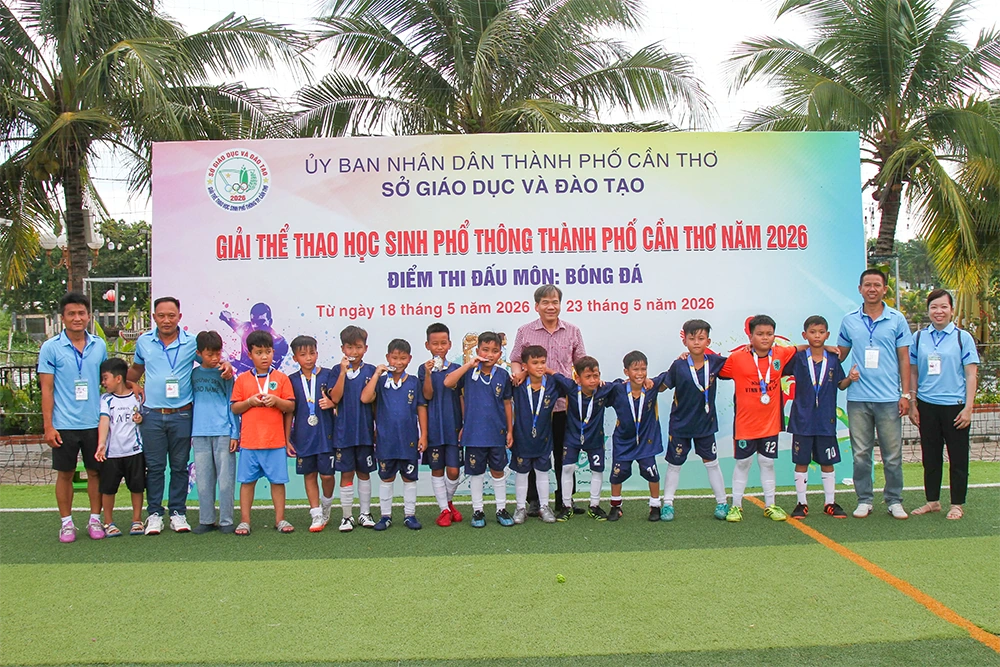 Kết thúc và trao giải môn Bóng đá Giải Thể thao học sinh phổ thông TP Cần Thơ 2026