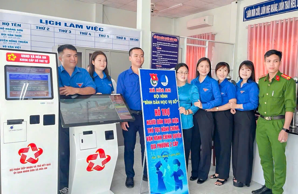 Mỗi tổ chức Đoàn cấp xã thành lập ít nhất 1 đội hình “Bình dân học vụ số”