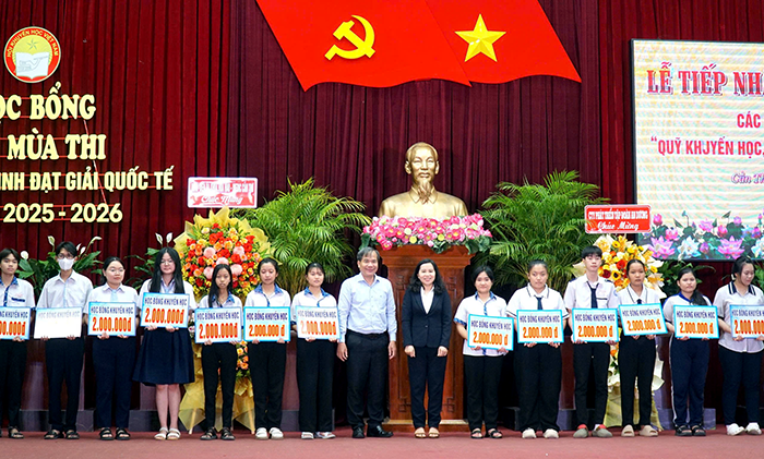 Đồng hành cùng học sinh vượt khó, học tốt