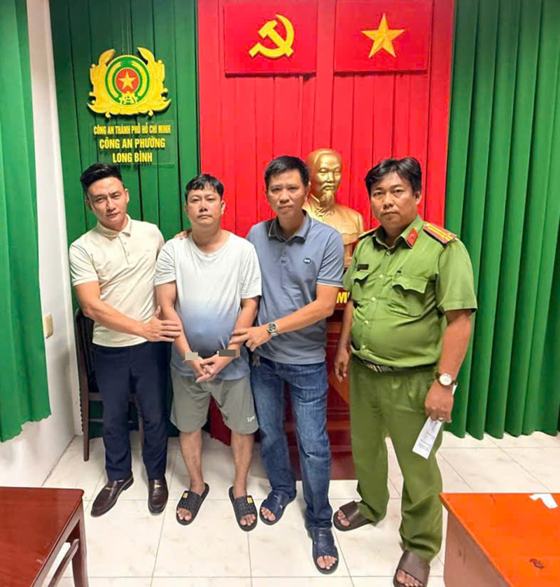 Người dân phát hiện, báo Công an bắt đối tượng truy nã