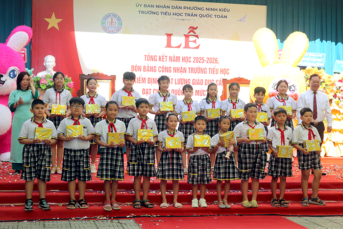 Trường Tiểu học Trần Quốc Toản đạt kiểm định chất lượng giáo dục cấp độ 2 và đạt chuẩn quốc gia mức độ 1
