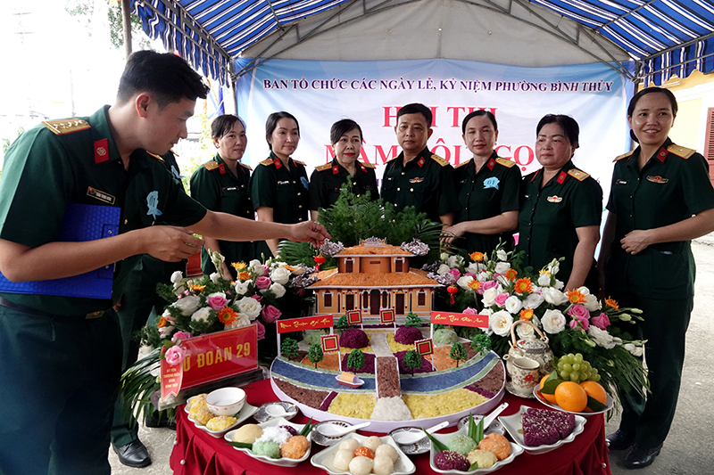 Lãnh đạo thành phố dự khai mạc Lễ hội Kỳ yên Thượng điền Đình Bình Thủy