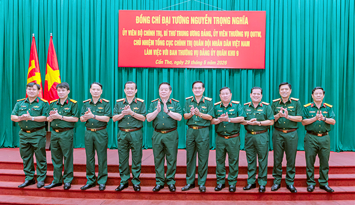 Đại tướng Nguyễn Trọng Nghĩa làm việc với Ban Thường vụ Đảng ủy Quân khu 9