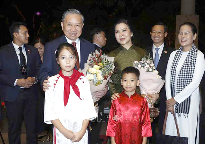 Tổng Bí thư, Chủ tịch nước Tô Lâm và Phu nhân bắt đầu thăm cấp Nhà nước Cộng hòa Singapore