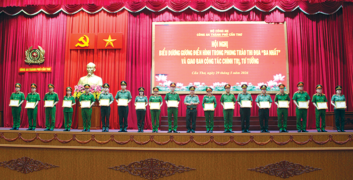 Công an TP Cần Thơ biểu dương điển hình phong trào thi đua “Ba nhất”