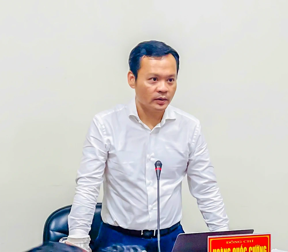 Họp bàn tổ chức khám sức khỏa định kỳ, khám sàng lọc cho người dân