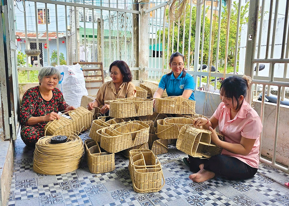 Đồng hành cùng phụ nữ phát triển kinh tế