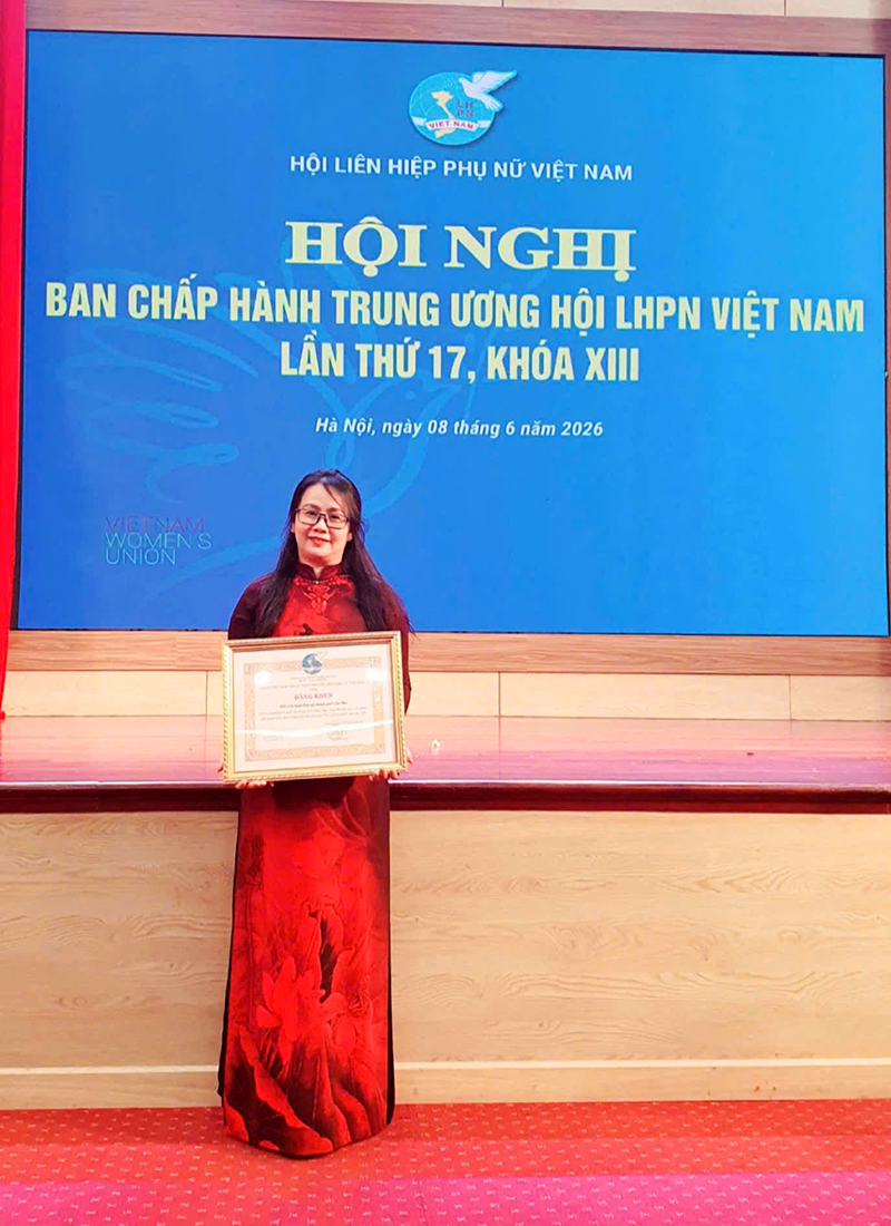 Hội LHPN TP Cần Thơ nhận bằng khen của Trung ương Hội Hội LHPN TP Cần Thơ vinh dự là 1 trong 14 tập thể được nhận bằng khen Trung ương Hội LHPNVN.