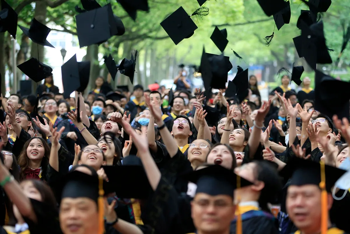 Thời cử nhân khó tìm việc