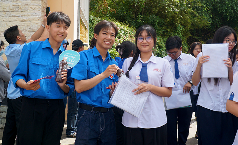 Ngày thi đầu tiên của Kỳ thi tốt nghiệp THPT năm 2026 TP Cần Thơ diễn ra an toàn, nghiêm túc, đúng quy chế