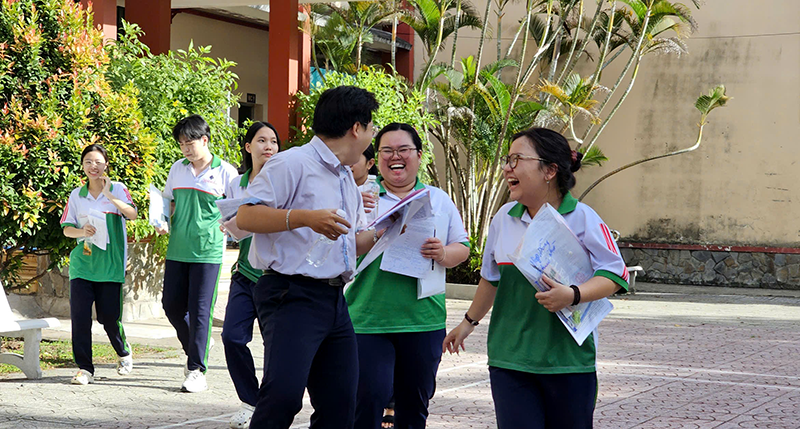 Ngày thi đầu tiên của Kỳ thi tốt nghiệp THPT năm 2026 TP Cần Thơ diễn ra an toàn, nghiêm túc, đúng quy chế