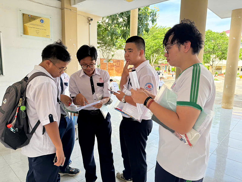 Ngày thi đầu tiên của Kỳ thi tốt nghiệp THPT năm 2026 TP Cần Thơ diễn ra an toàn, nghiêm túc, đúng quy chế