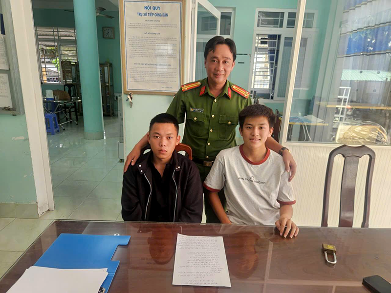 An Giang: Công an tổ chức trả gần 650 triệu đồng người dân chuyển nhầm