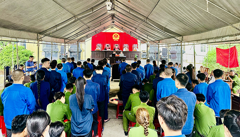 Xử phạt bị cáo Nguyễn Văn Lại, chủ quán Karaoke Crown, 12 năm tù