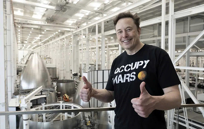 Hành trình trở thành tỉ phú ngàn tỉ của Elon Musk