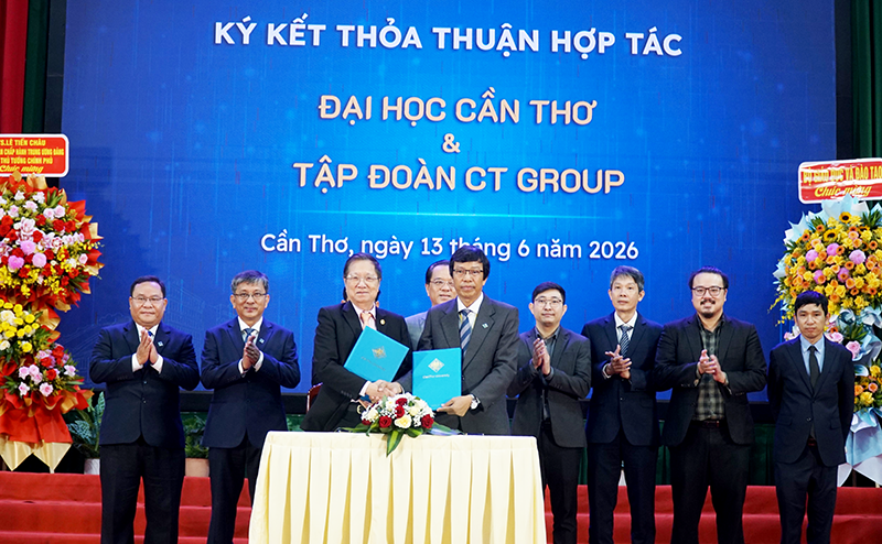 Phó Thủ tướng Chính phủ Lê Tiến Châu dự lễ công bố quyết định sáp nhập Trường Cao đẳng Luật miền Nam vào Đại học Cần thơ