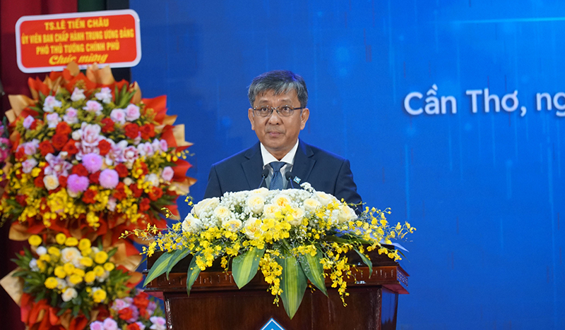 Phó Thủ tướng Chính phủ Lê Tiến Châu dự lễ công bố quyết định sáp nhập Trường Cao đẳng Luật miền Nam vào Đại học Cần thơ