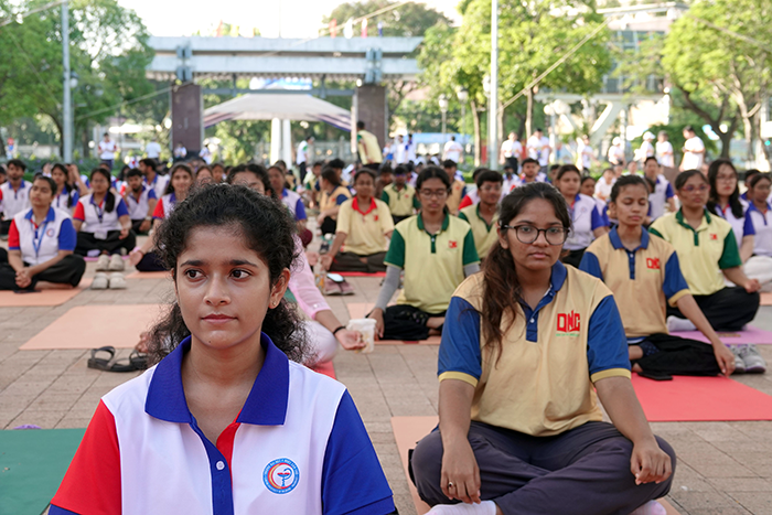 Hơn 1.000 người tham gia chương trình Ngày Quốc tế Yoga tại TP Cần Thơ