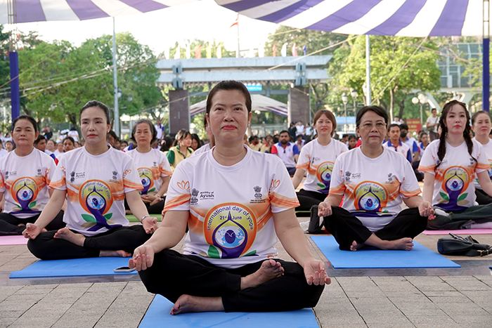 Hơn 1.000 người tham gia chương trình Ngày Quốc tế Yoga tại TP Cần Thơ