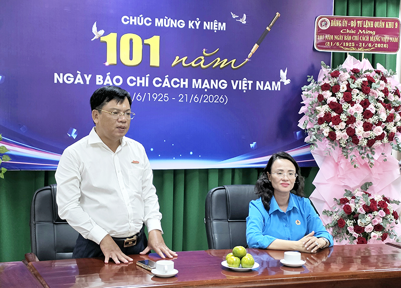 Liên đoàn Lao động thành phố thăm, chúc mừng Báo và Phát thanh, Truyền hình Cần Thơ nhân kỷ niệm Ngày Báo chí cách mạng Việt Nam