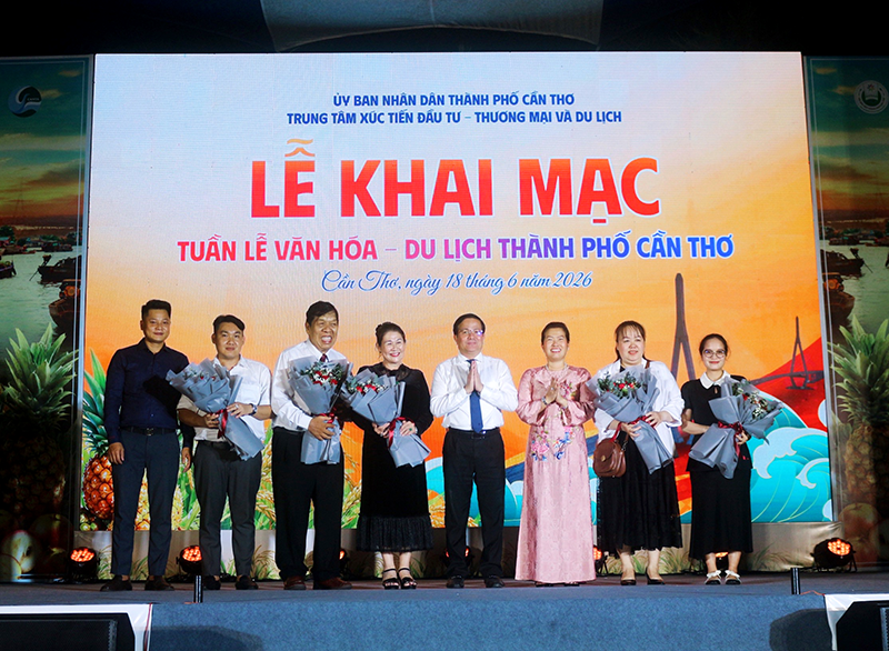 Liên kết sức mạnh các ngành và xã, phường, hỗ trợ doanh nghiệp du lịch, nhà vườn, cơ sở sản xuất sản phẩm OCOP