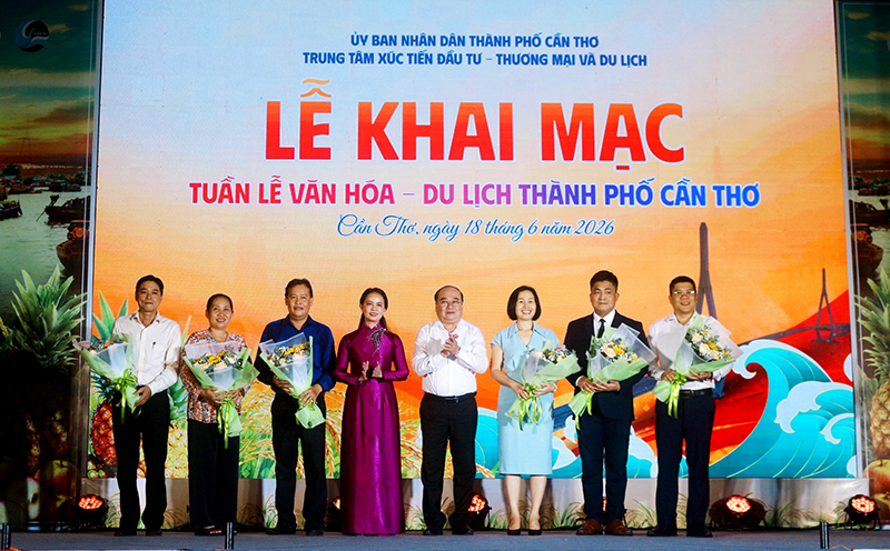 Liên kết sức mạnh các ngành và xã, phường, hỗ trợ doanh nghiệp du lịch, nhà vườn, cơ sở sản xuất sản phẩm OCOP