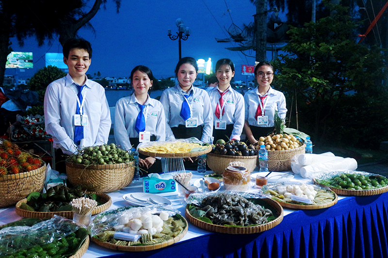 Liên kết sức mạnh các ngành và xã, phường, hỗ trợ doanh nghiệp du lịch, nhà vườn, cơ sở sản xuất sản phẩm OCOP