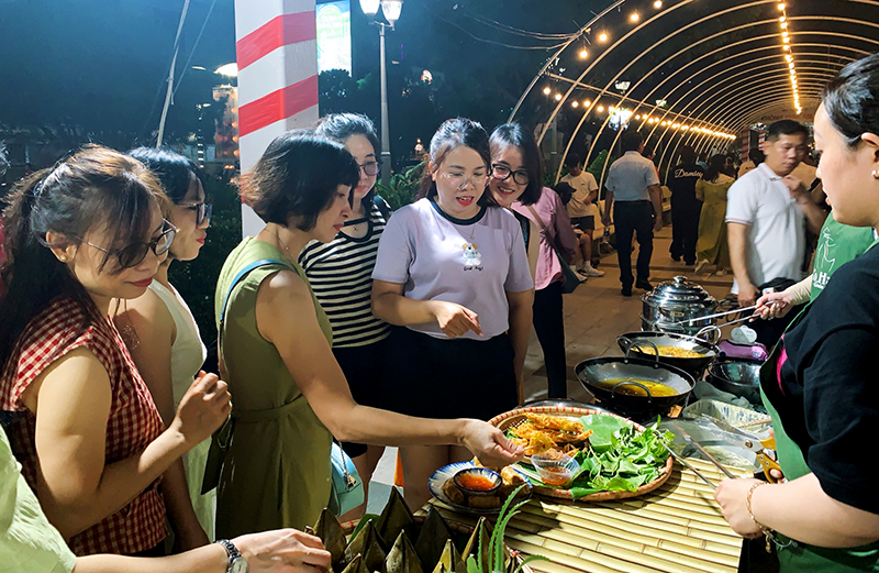 Liên kết sức mạnh các ngành và xã, phường, hỗ trợ doanh nghiệp du lịch, nhà vườn, cơ sở sản xuất sản phẩm OCOP