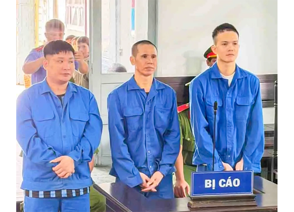 Mua bán, tổ chức sử dụng trái phép chất ma túy, 3 bị cáo lãnh án tù