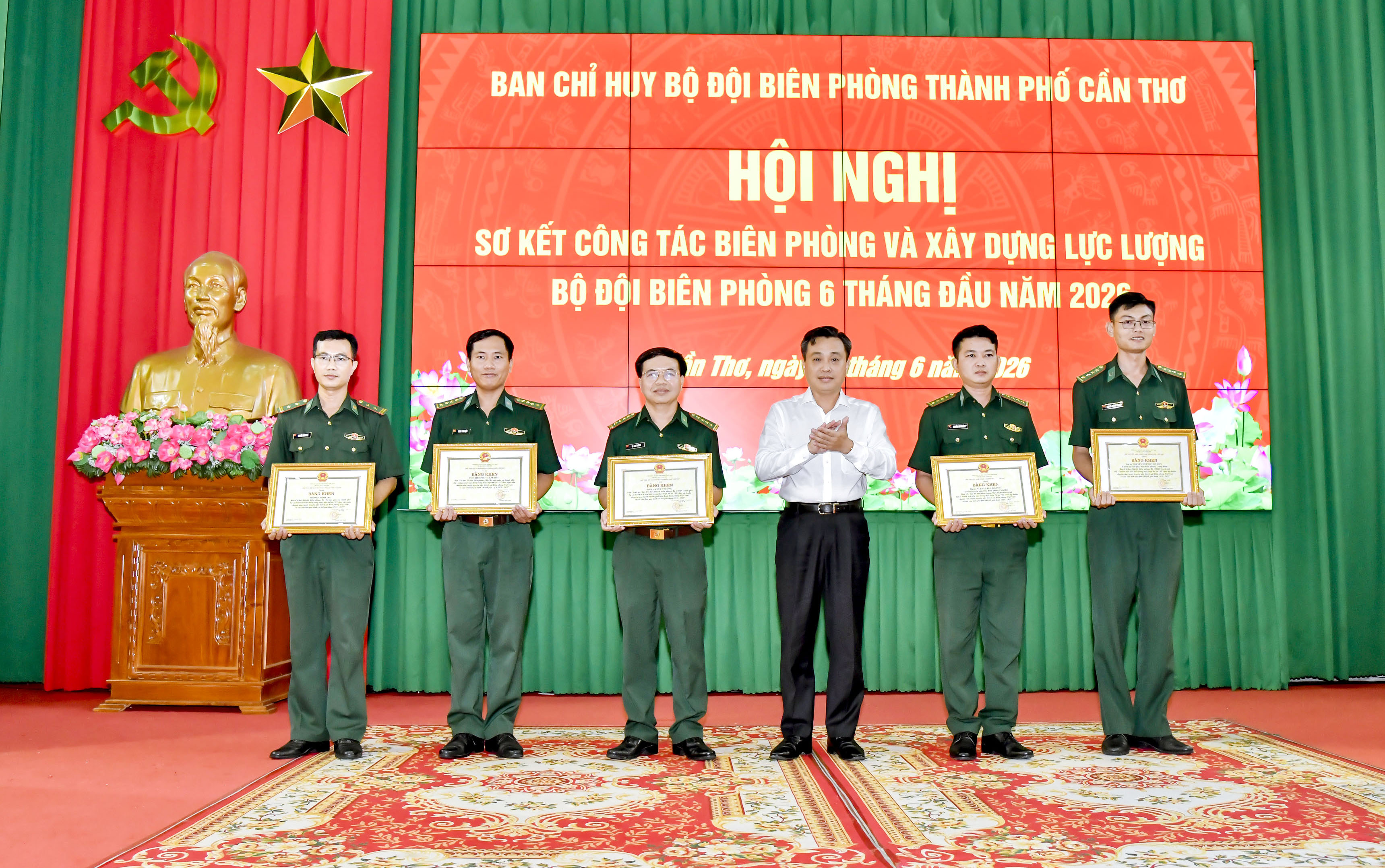 កងទ័ពការពារព្រំដែនទីក្រុងកឹងធើ អនុវត្តល្អភារកិច្ចគ្រប់គ្រង ការពារអធិបតេយ្យភាព និងសន្តិសុខព្រំដែនសមុទ្រ