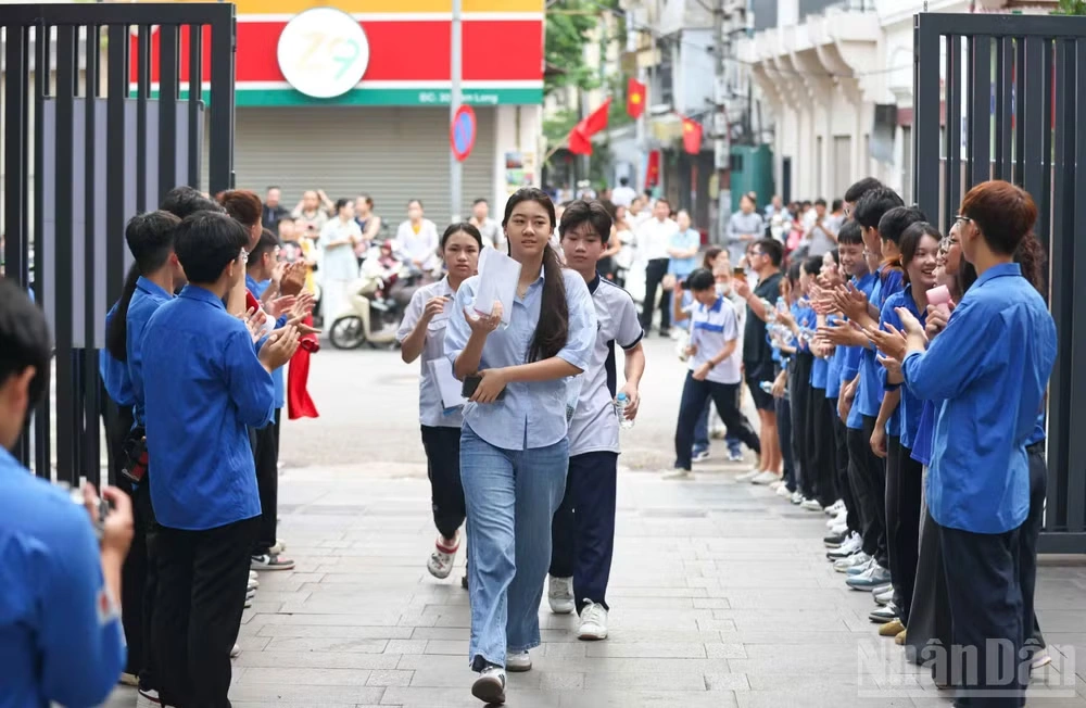 Công bố điểm thi tốt nghiệp trung học phổ thông năm 2026 lúc 8 giờ ngày 1/7