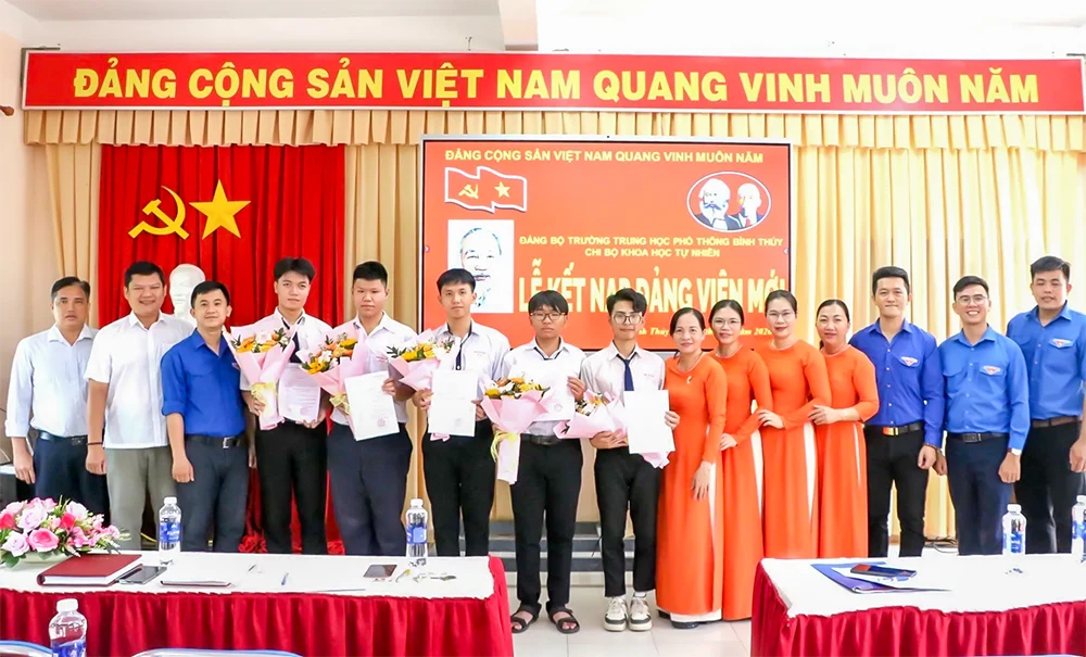 Rộn ràng Chiến dịch "Hoa phượng đỏ"