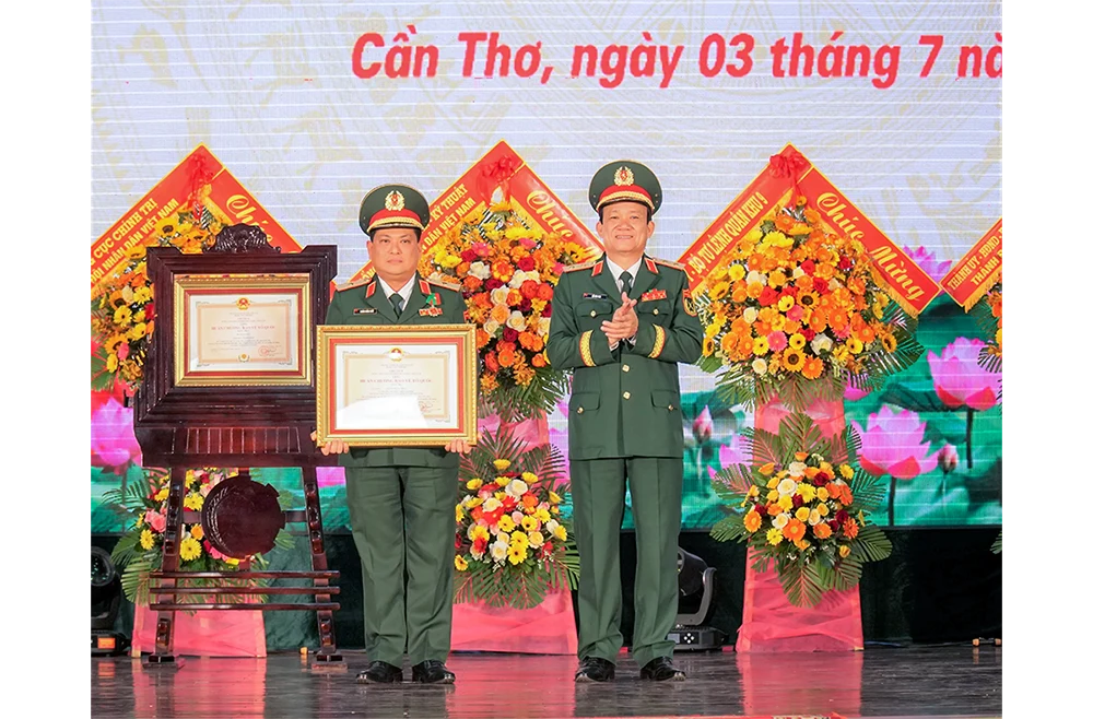 Bộ Tham mưu Quân khu 9 kỷ niệm 80 năm Ngày truyền thống và đón nhận Huân chương Bảo vệ Tổ quốc hạng Nhất