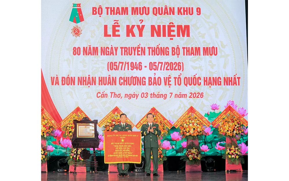 Bộ Tham mưu Quân khu 9 kỷ niệm 80 năm Ngày truyền thống và đón nhận Huân chương Bảo vệ Tổ quốc hạng Nhất