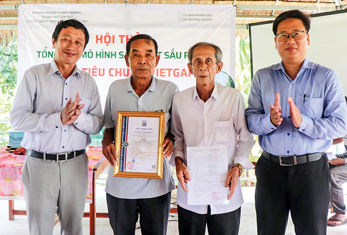Tổng kết mô hình VietGAP trên cây sầu riêng và tập huấn quản lý sức khỏe cây trồng tổng hợp