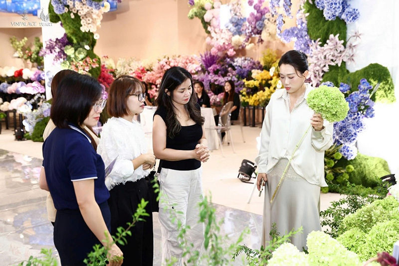 Hàng nghìn khách đổ về The Vietnam Grand WeddX 2026, choáng ngợp trước “đại tiệc cưới” lớn bậc nhất Việt Nam