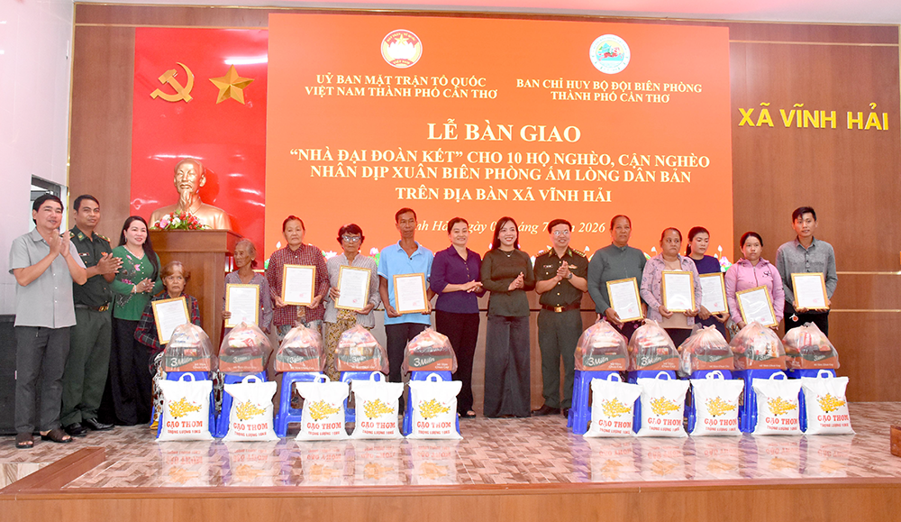 Trao 30 căn nhà “Đại đoàn kết” tại xã Lai Hòa và xã Vĩnh Hải