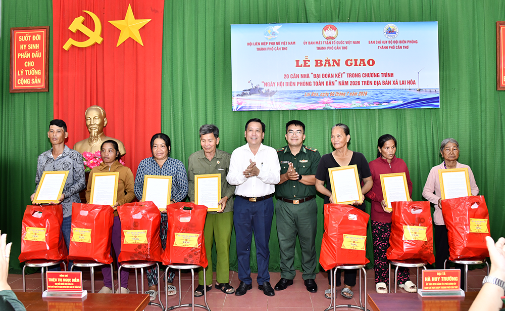 Trao 30 căn nhà “Đại đoàn kết” tại xã Lai Hòa và xã Vĩnh Hải