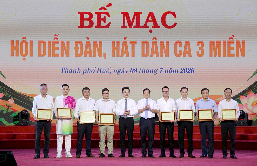 Chương trình thi diễn của TP Cần Thơ đoạt Huy chương Vàng tại Hội diễn Đàn, Hát dân ca 3 miền