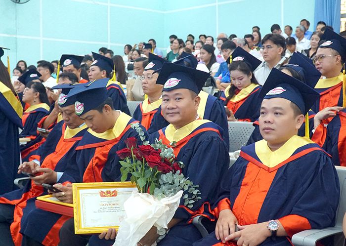 Trường Đại học Tây Đô trao bằng tốt nghiệp tiến sĩ khóa đầu tiên