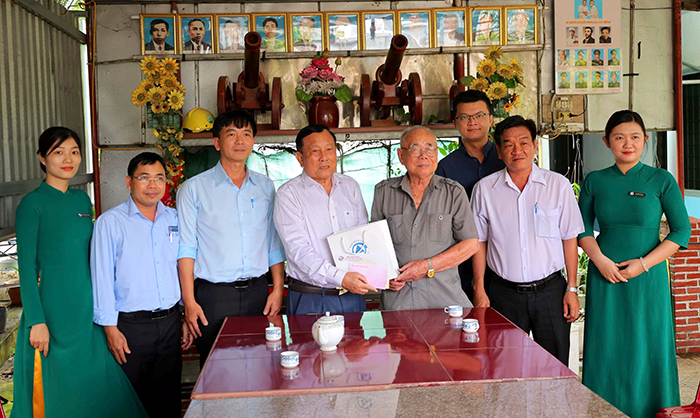 Bệnh viện Đa khoa Hòa Hảo - Medic Cần Thơ tri ân các gia đình có công