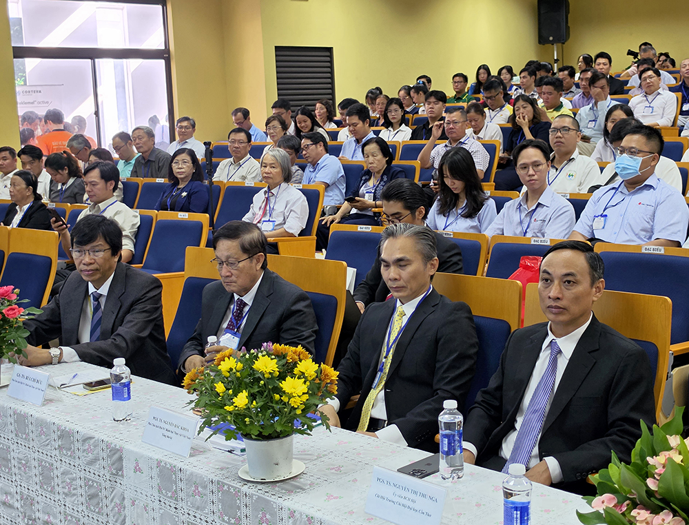 Đẩy mạnh hoạt động nghiên cứu bệnh hại thực vật