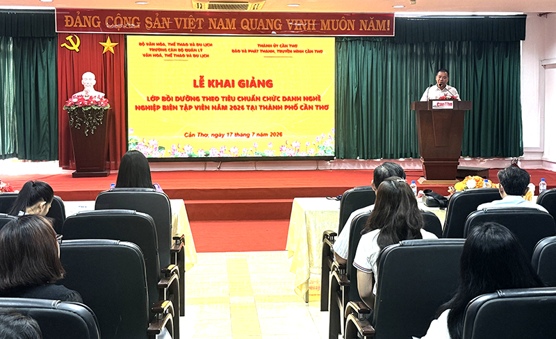 Khai giảng Lớp bồi dưỡng theo tiêu chuẩn chức danh nghề nghiệp biên tập viên tại TP Cần Thơ
