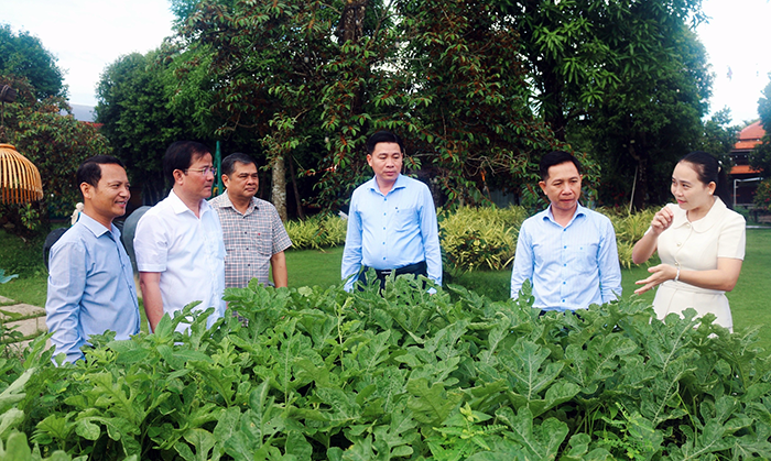Định hình du lịch sinh thái với bản sắc riêng